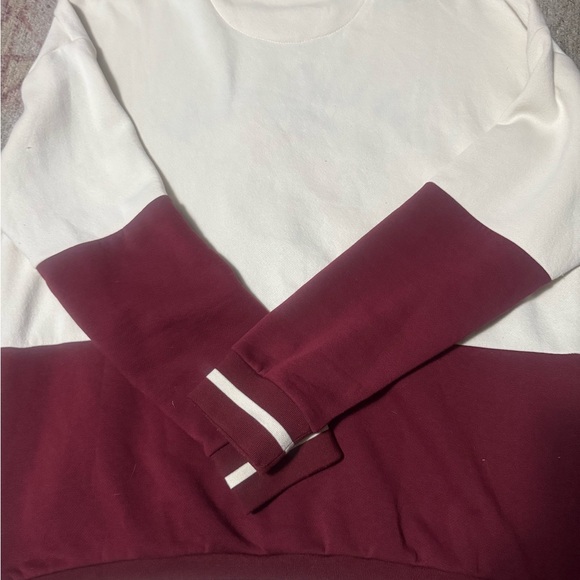 Disney Princess Mulan Warrior Sweatshirt Sz Medium White And Burgundy - Picture 5 of 5